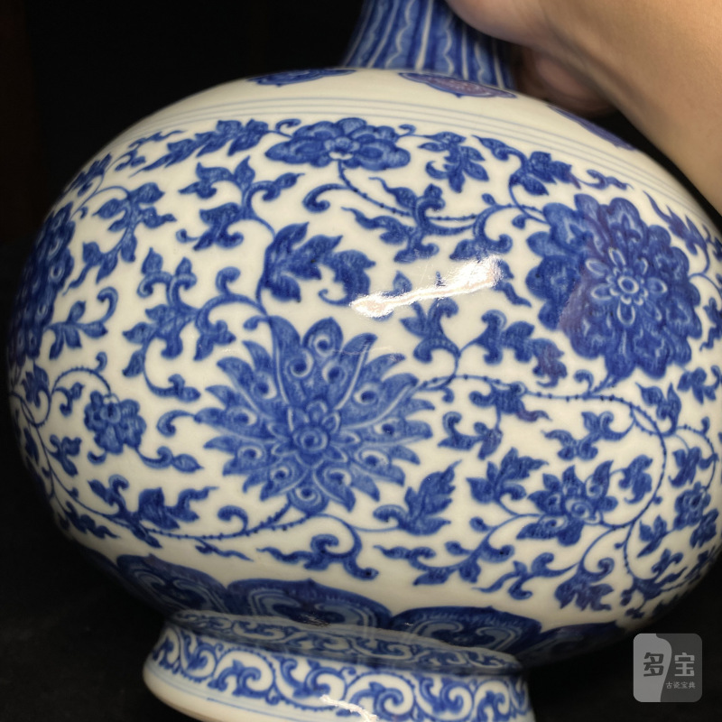 清道光 青花缠枝莲纹玉堂春瓶 - 图16